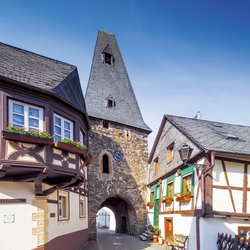 Uhrturm im historischen Herrstein